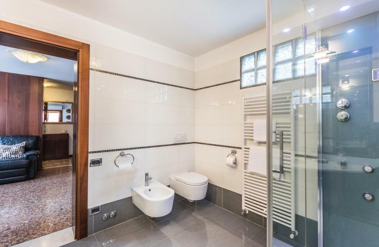Ca' Delfina Holiday Home Venezia Esterno foto