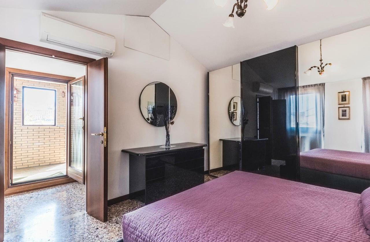 Ca' Delfina Holiday Home Venezia Esterno foto